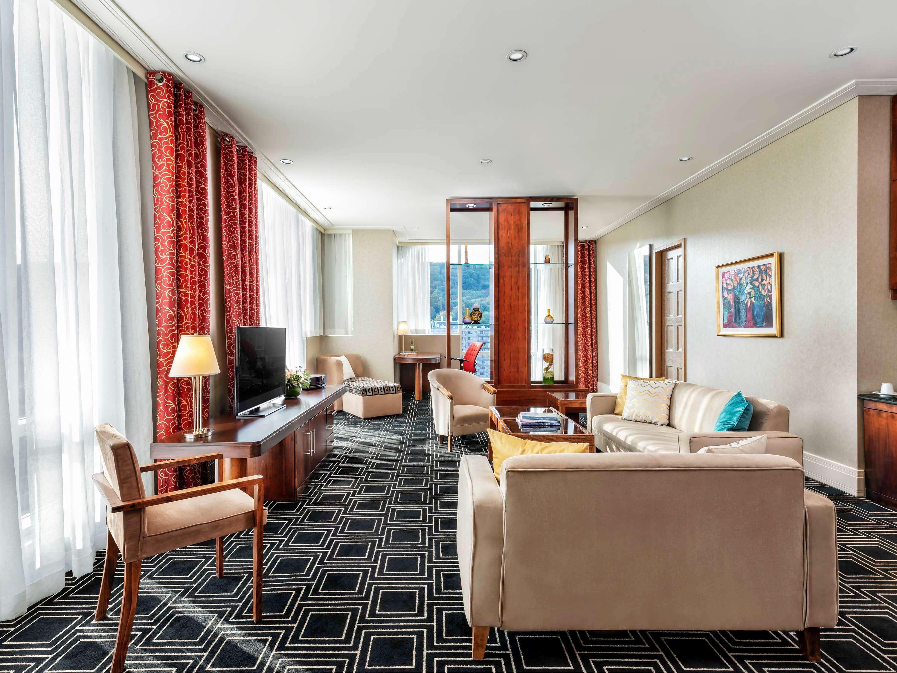 Hotel Sofitel Montreal Golden Mile Esterno foto