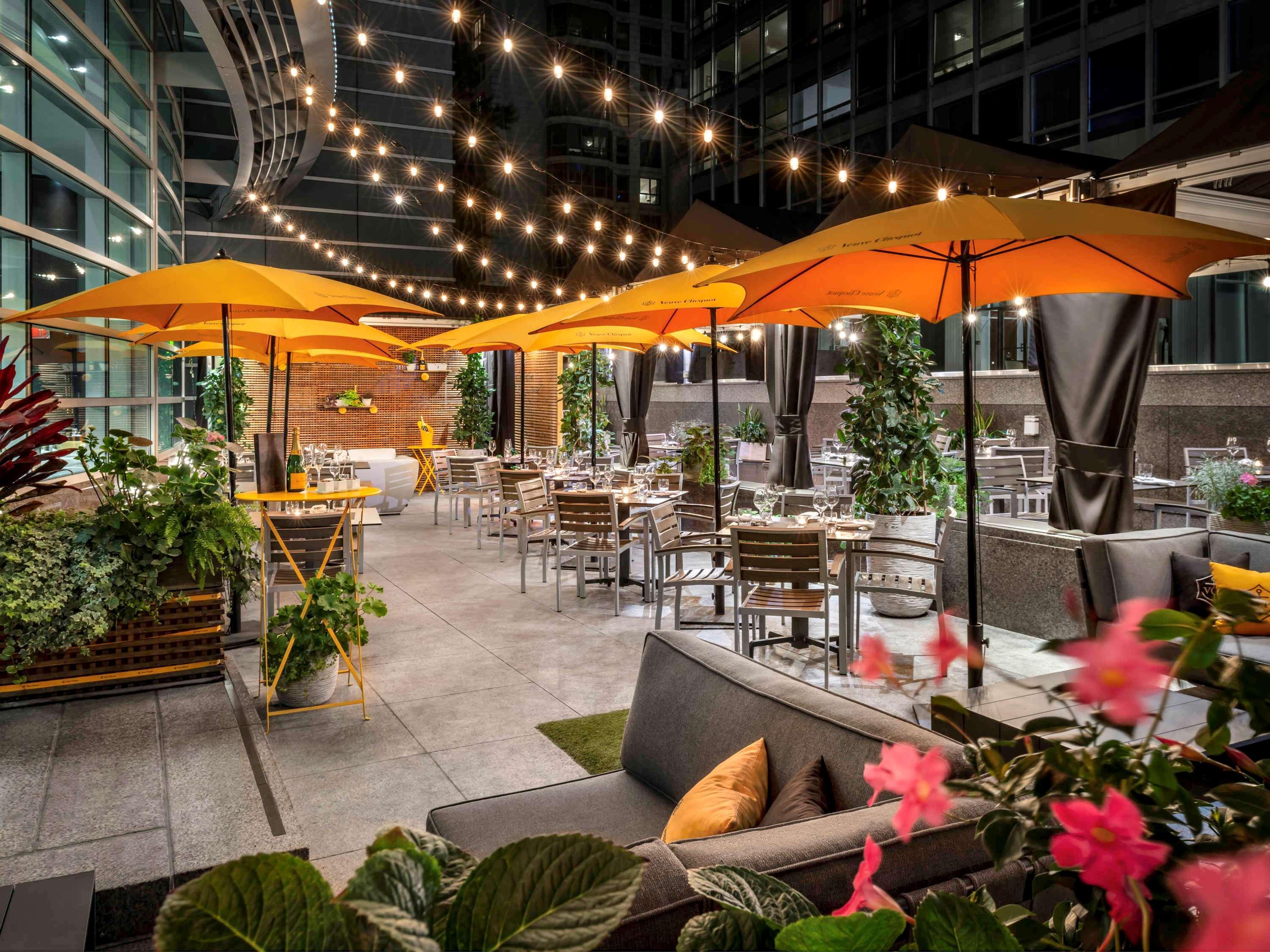 Hotel Sofitel Montreal Golden Mile Esterno foto