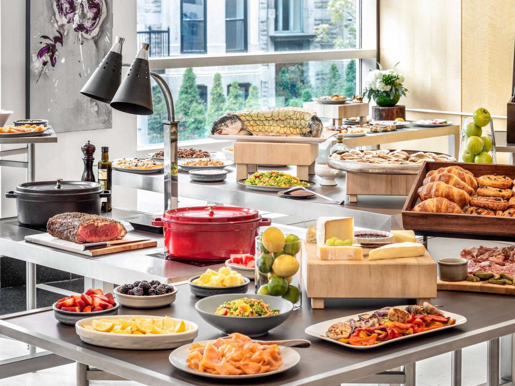 Hotel Sofitel Montreal Golden Mile Esterno foto