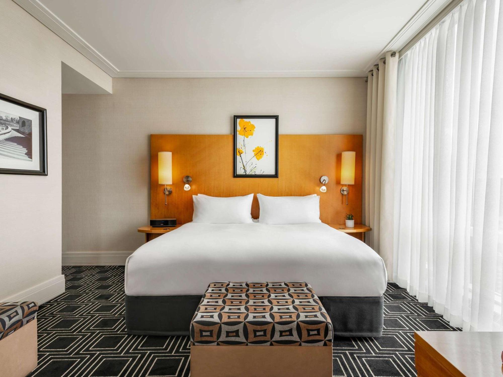 Hotel Sofitel Montreal Golden Mile Esterno foto