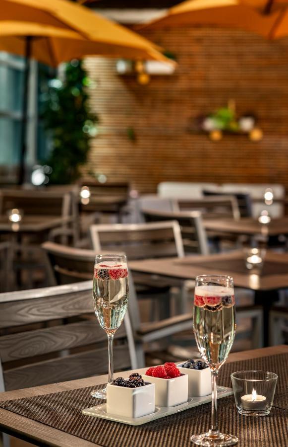 Hotel Sofitel Montreal Golden Mile Esterno foto